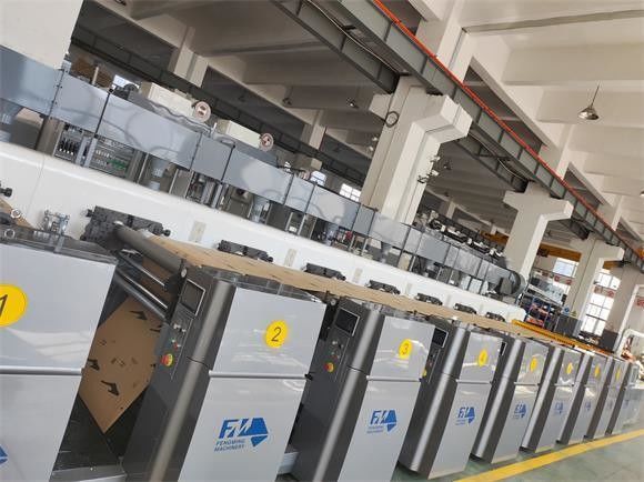 Gorąca sprzedaż 4 kolorowa szybka maszyna do druku Flexo Roll To Roll Flexographic Printer Flexographic Printer