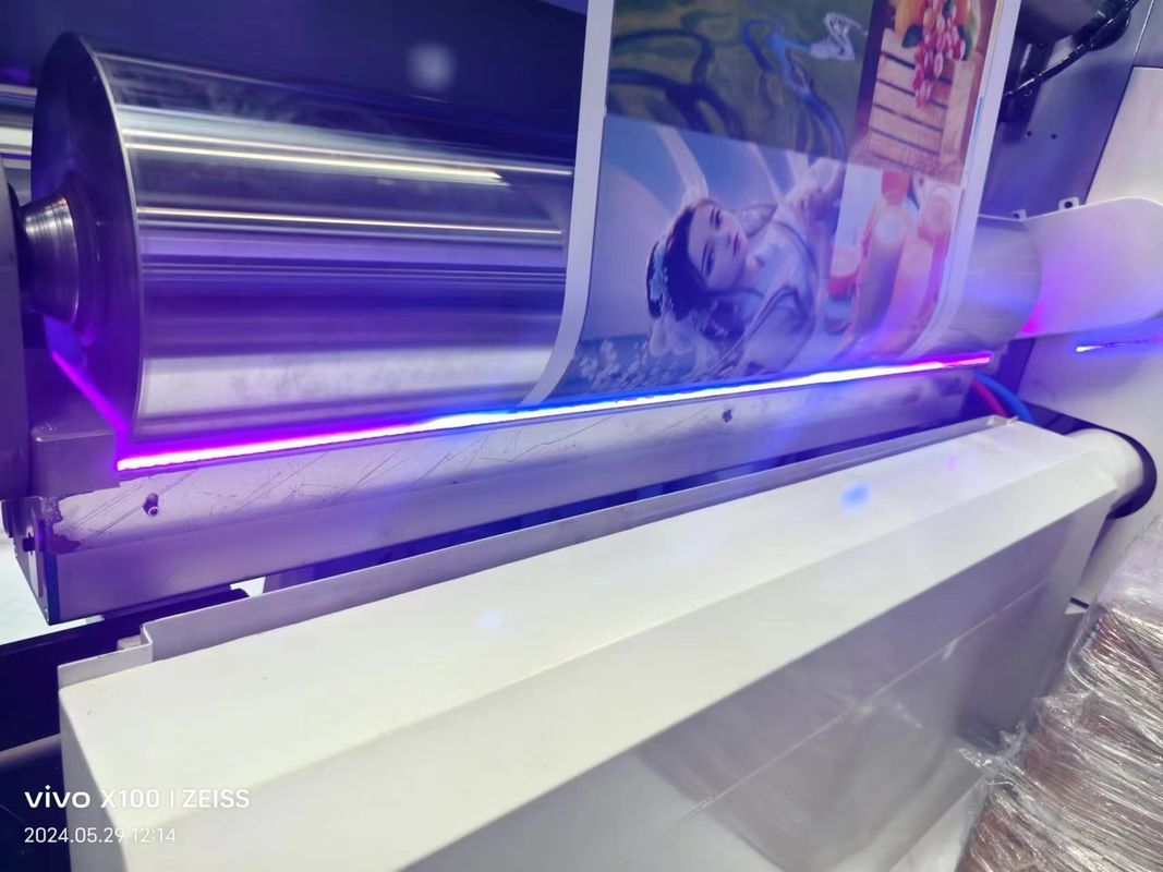 Maszyna do druku UV Servo Flexo 1350mm Puchary papierowe z rolką do rolki Nowa kondycja Drukarka do druku kart