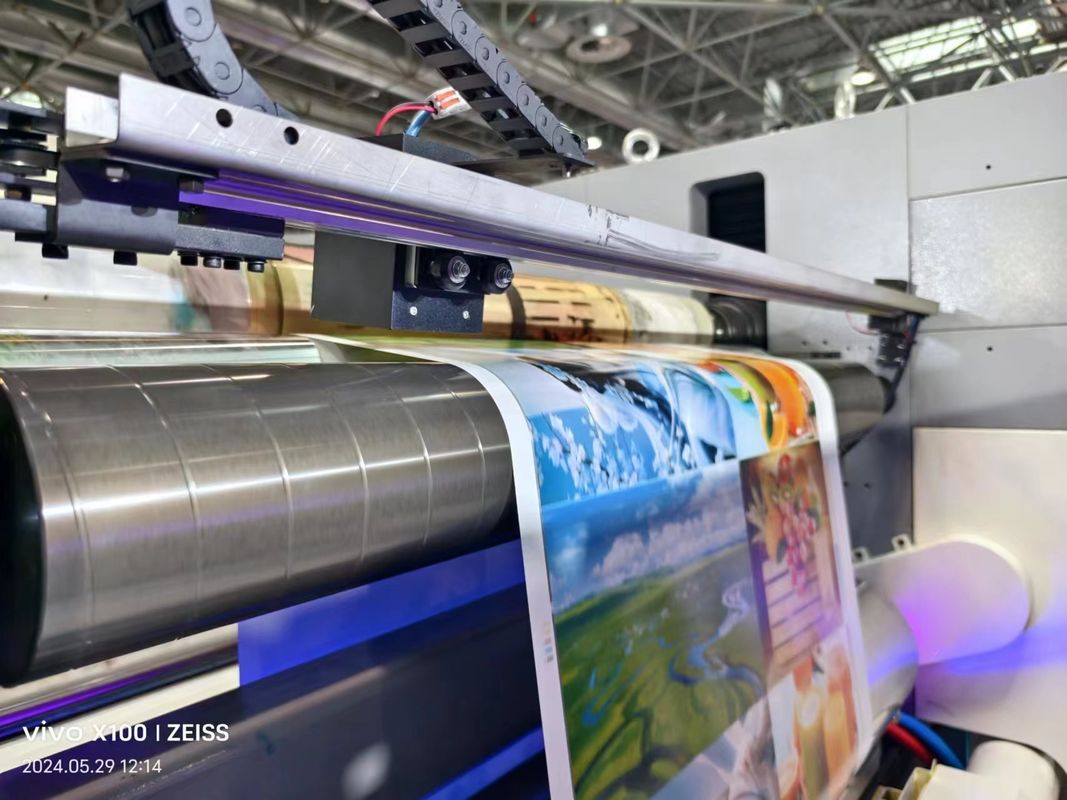 Maszyna do druku UV Servo Flexo 1350mm Puchary papierowe z rolką do rolki Nowa kondycja Drukarka do druku kart