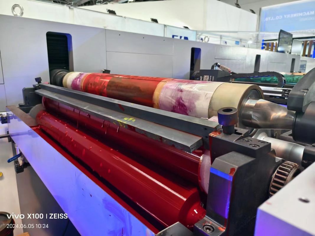 Maszyna do druku UV Servo Flexo 1350mm Puchary papierowe z rolką do rolki Nowa kondycja Drukarka do druku kart